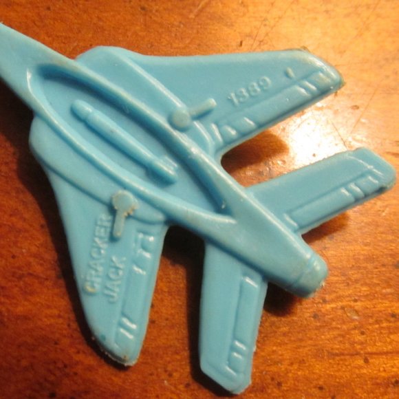 Vintage Cracker Jack Plastic Airplane: US Air Force Jet - Picture 4 of 7